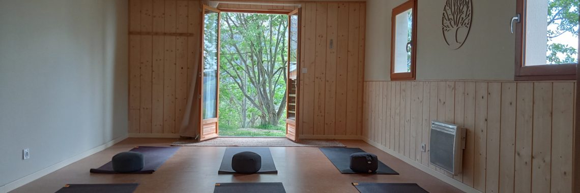 Salle de pratique de la méditation de pleine conscience